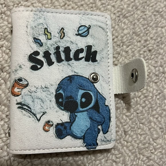 Disney Stitch card holder. Plastic slots for 20 cards and 2 other pockets - Picture 2 of 7